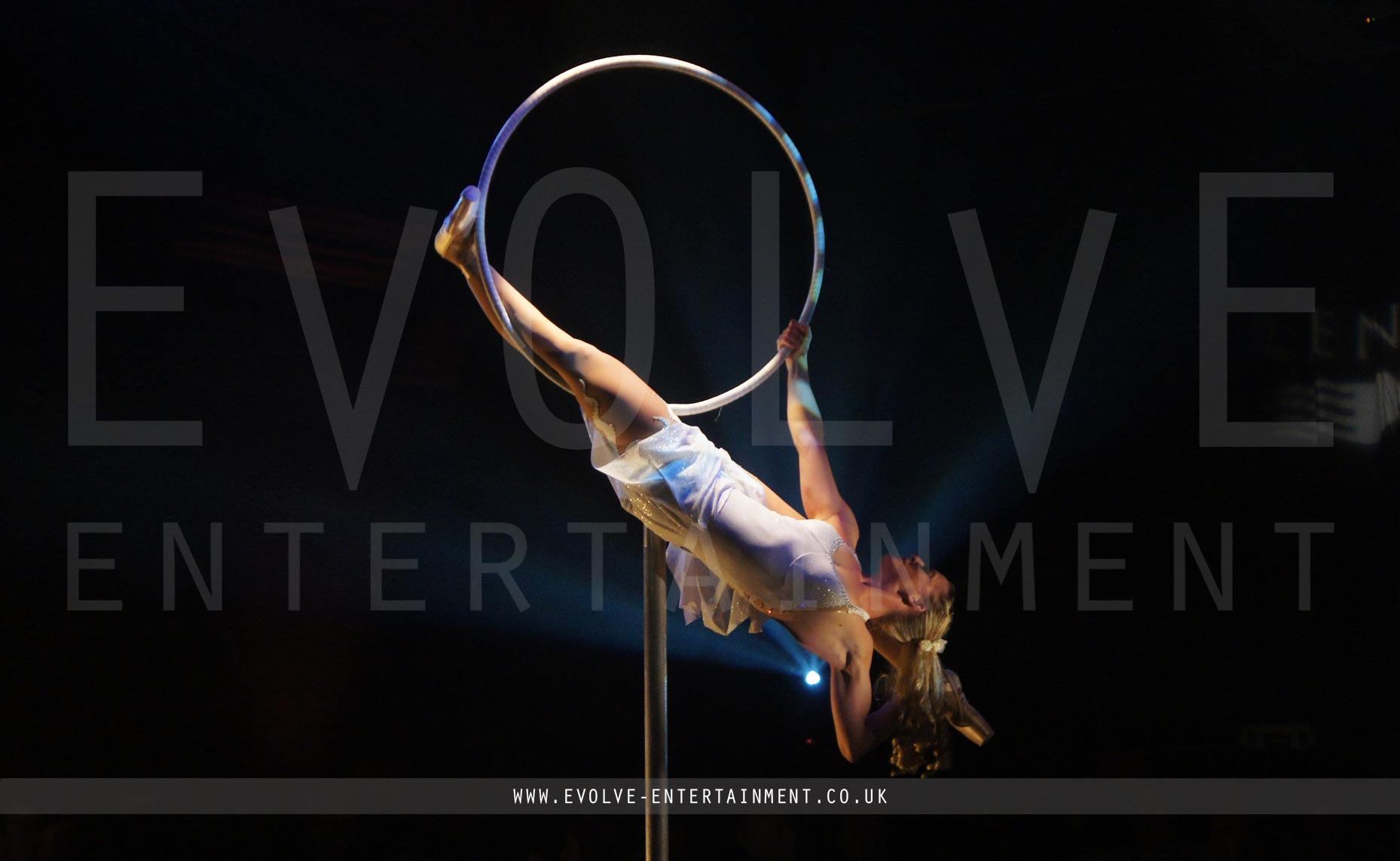 Freestanding Aerial Hoop Event Entertainment Aerial Acts