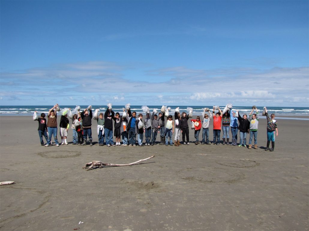 Equipo de voluntarios de Washed Ashore