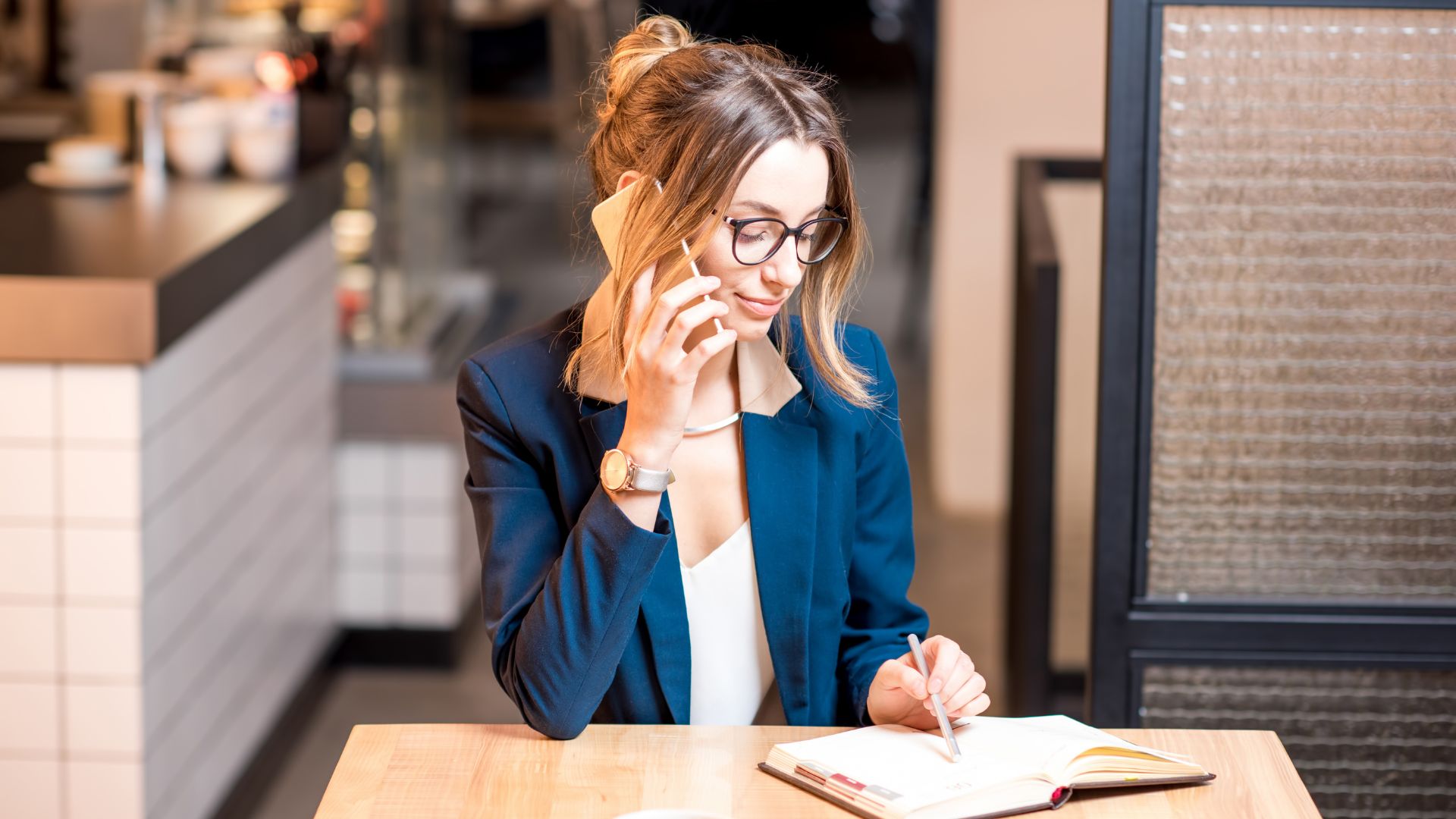 How to improve your IVR messaging with script examples