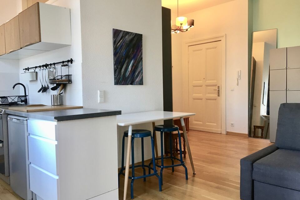 Furnished apartment, kitchen with cooking island in Berlin Schöneberg