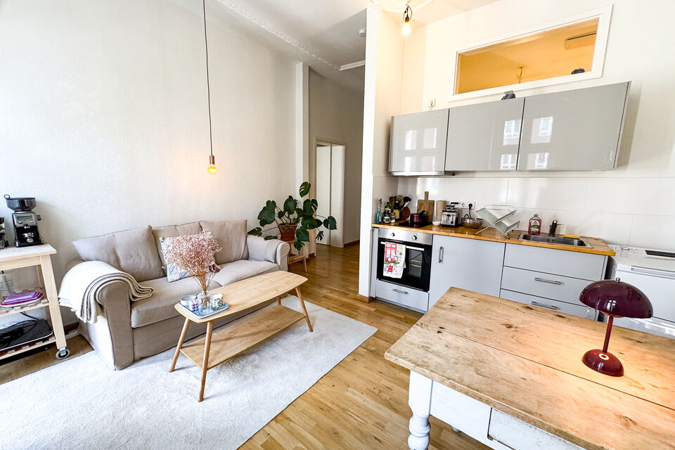 Furnished apartment, living room with open kitchen in Berlin Wedding