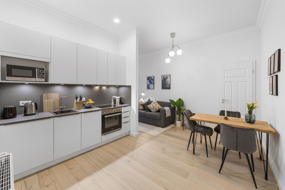 Furnished apartment, kitchen with modern kitchen unit in Berlin Friedrichshain