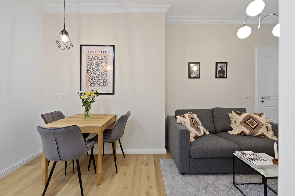 Furnished apartment, living room with dining area in Berlin Friedrichshain