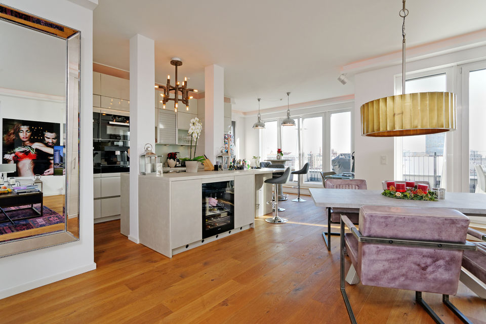 Furnished apartment, living room with panoramic windows in Berlin Kreuzberg