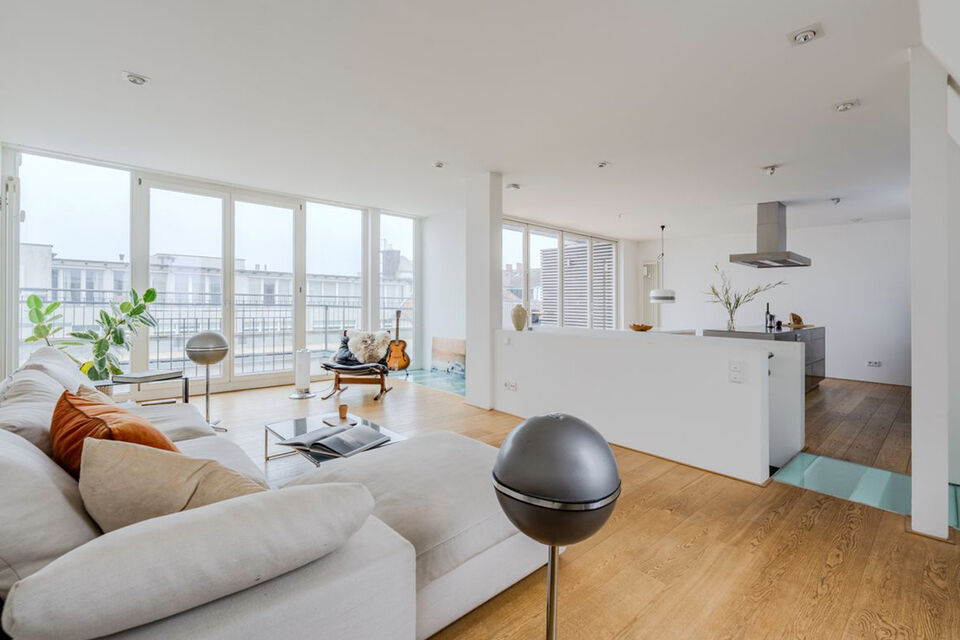 Furnished apartment, living room with panoramic windows in Berlin Kreuzberg