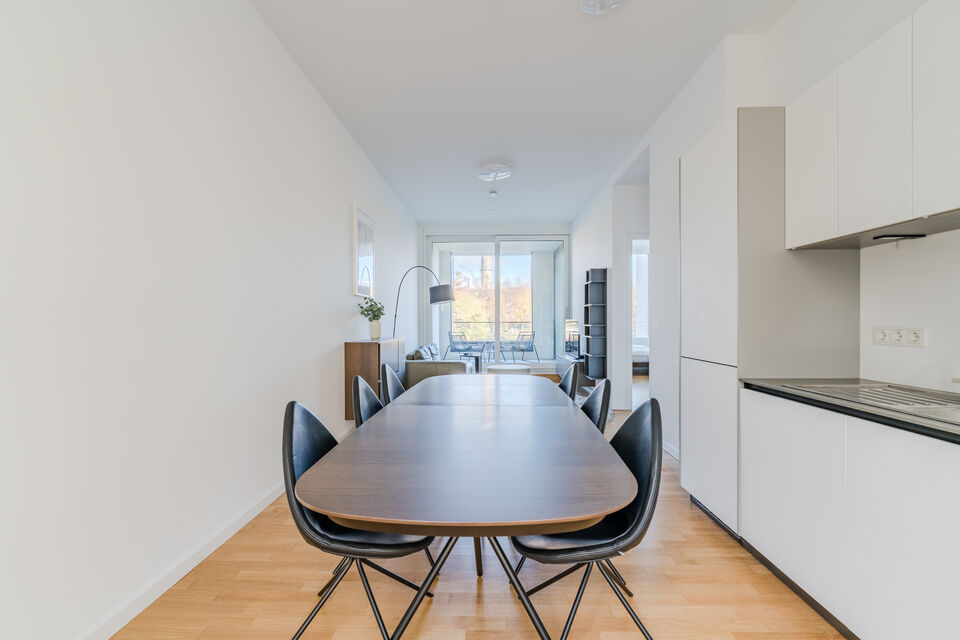 Furnished apartment, dining room with dining table in Berlin Mitte