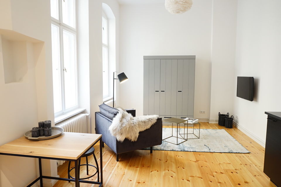 Furnished apartment, living room with wooden flooring in Berlin Schöneberg