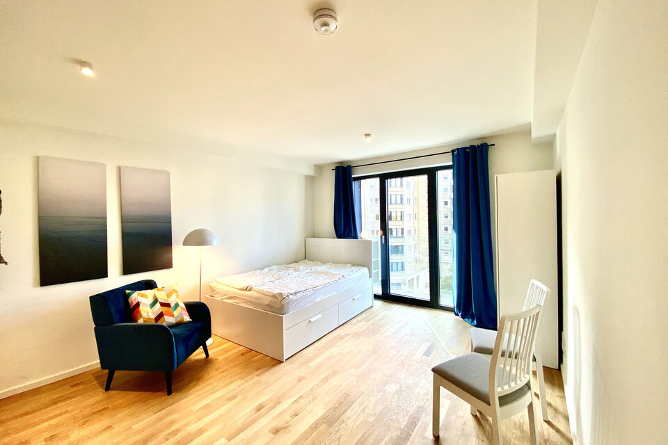 Furnished apartment, bedroom with balcony access in Berlin Mitte