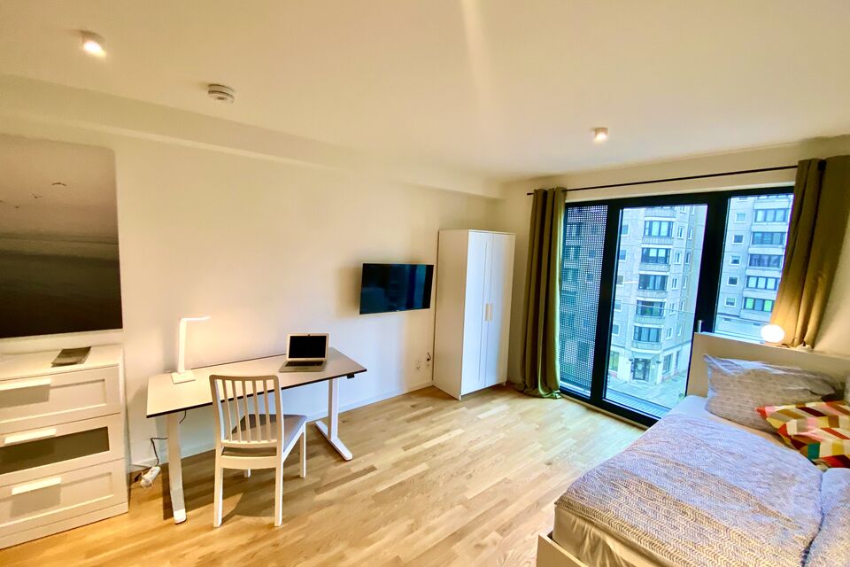 Furnished apartment, bedroom with balcony view in Berlin Mitte