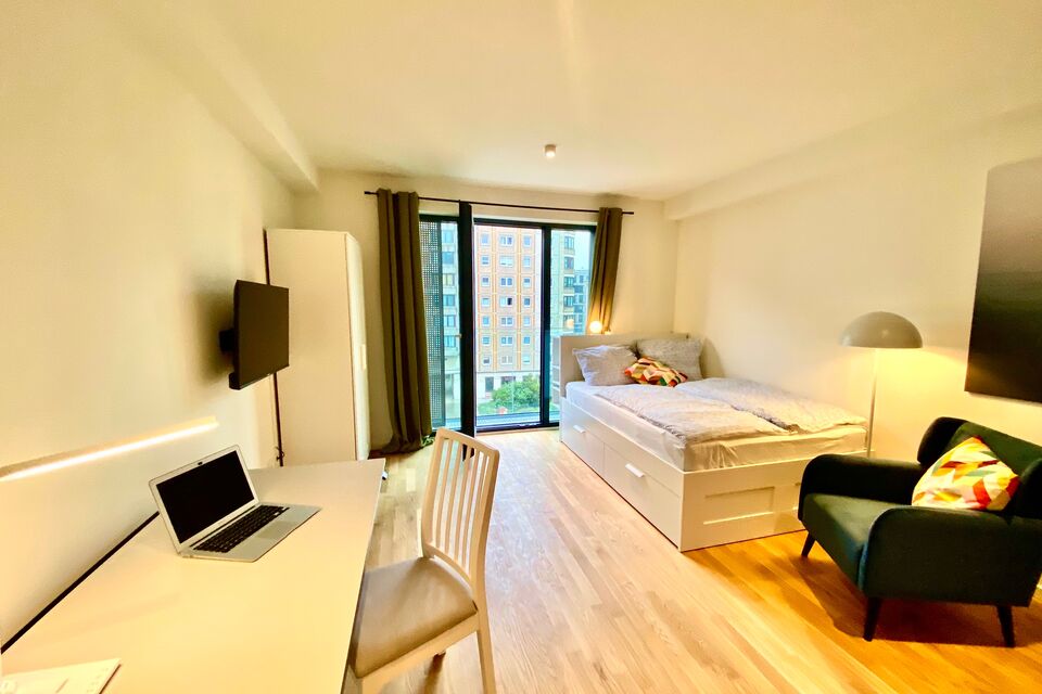 Furnished apartment, bedroom with balcony access in Berlin Mitte