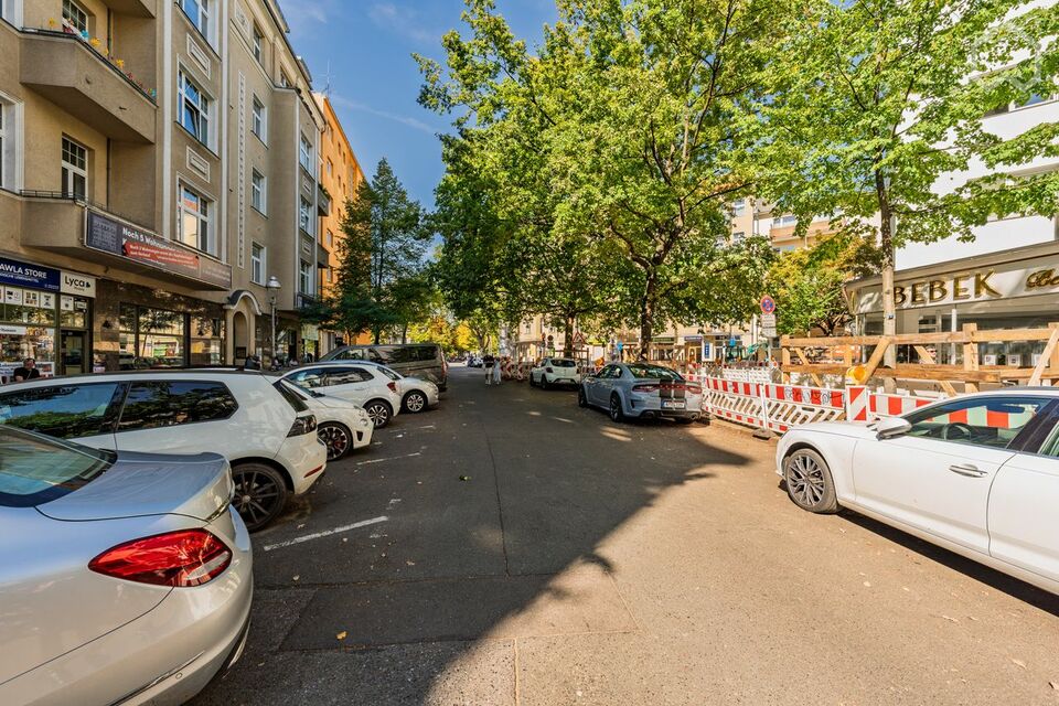 Furnished apartment, parking with street parking in Berlin Wilmersdorf