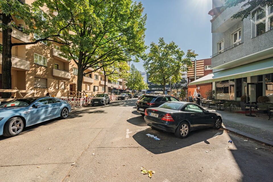 Furnished apartment, parking with street parking in Berlin Wilmersdorf