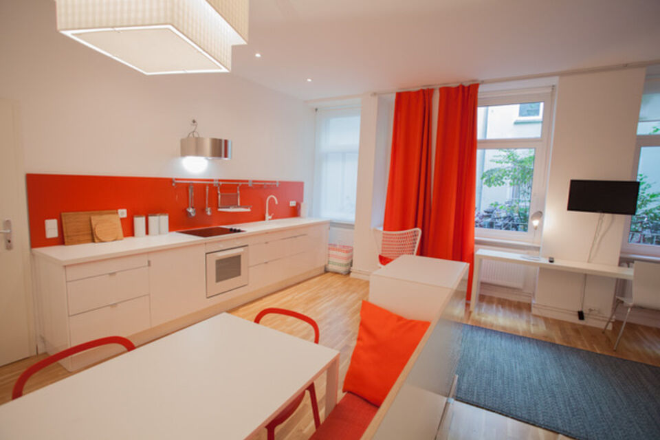 Furnished apartment with hardwood floors in Berlin Friedrichshain