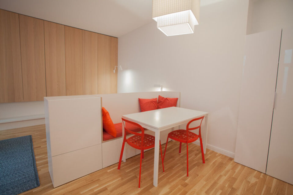 Living area with hardwood floors in Berlin Friedrichshain