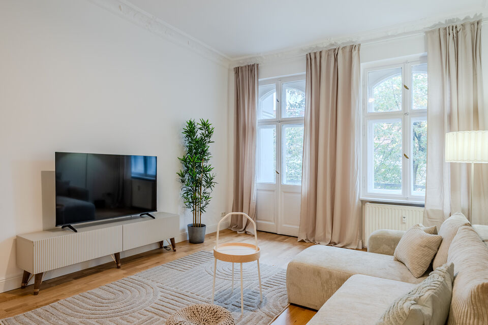 Furnished apartment, living room with balcony access in Berlin Neukölln