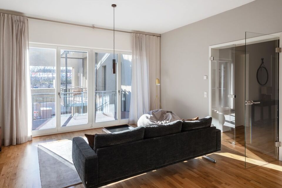 Furnished apartment, living room with balcony access in Leipzig Gohlis