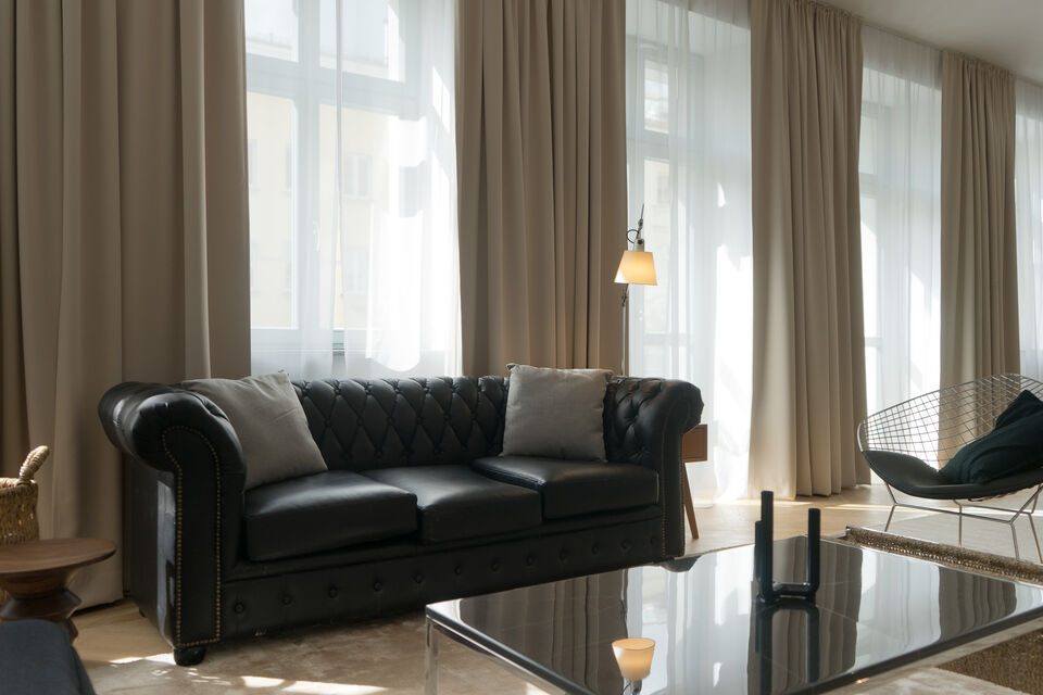 Furnished apartment, living room with Chesterfield sofa in Berlin Mitte