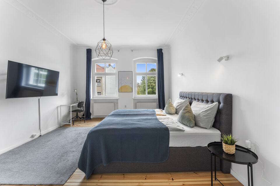 Furnished apartment, bedroom with balcony access in Berlin Lichtenberg