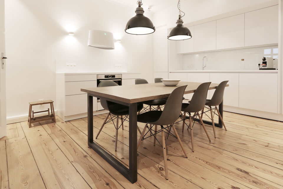 Furnished apartment, kitchen with dining table in Berlin Mitte