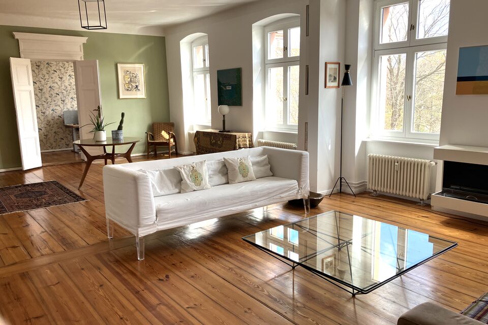 Furnished apartment, living room with wooden parquet flooring in Berlin Mitte