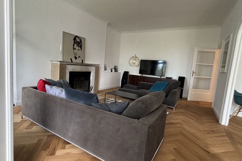 Furnished apartment, living room with fireplace in Berlin Grunewald