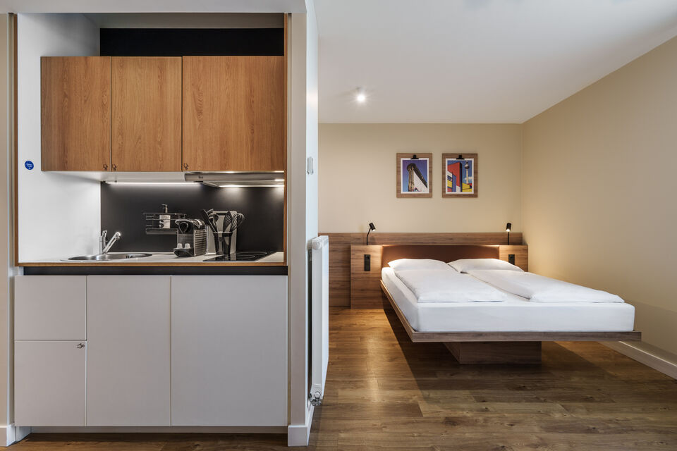 Serviced apartment, bedroom with kitchenette in Berlin Prenzlauer Berg