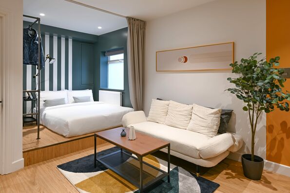 Serviced apartment in City of London, London