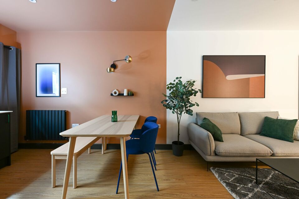 Serviced apartment, living room with accent wall in London City of London