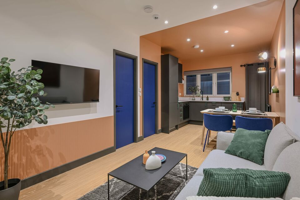 Serviced apartment, living room with open kitchen in London City of London