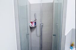 Möblierte Wohnung in Berlin, Friedrichshain – Badezimmer