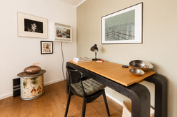 Furnished apartment, bedroom with workspace in Berlin Friedrichshain