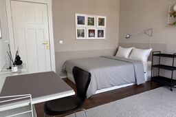 Furnished apartment, bedroom with workspace in Berlin Prenzlauer Berg