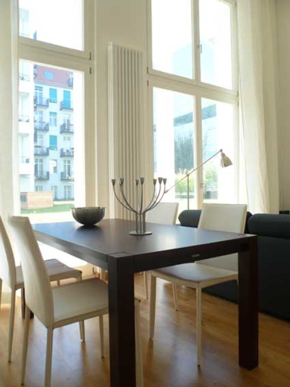 Traumhafte Wohnung mit hohen Räumen und großer Terrasse zum Garten