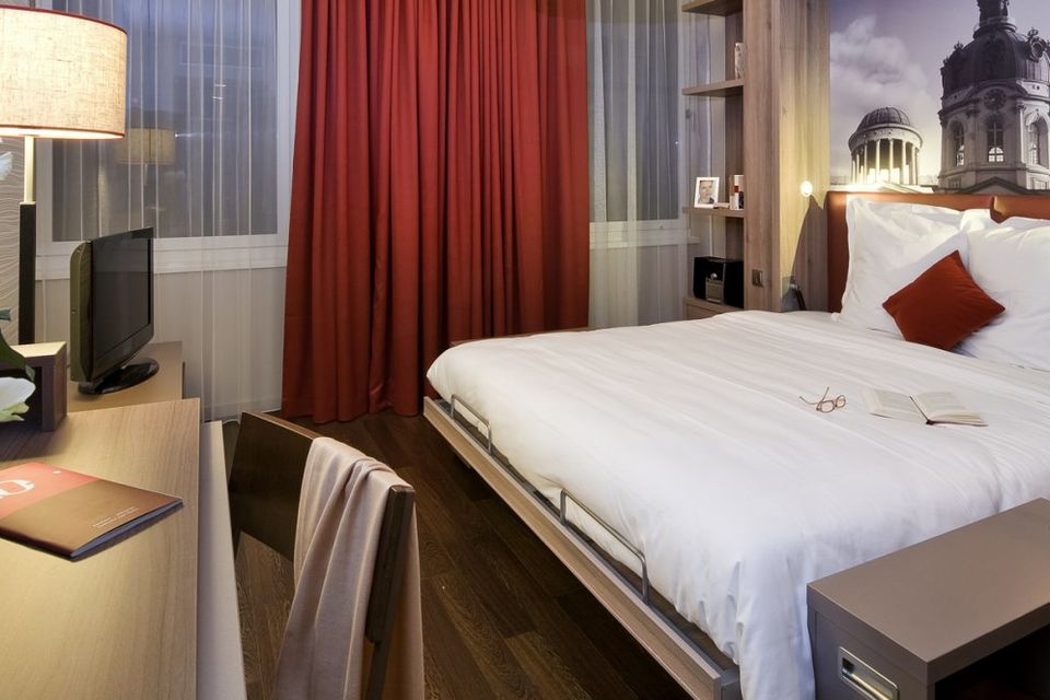 Serviced Apartment, Schlafzimmer mit Stadtblick in Berlin Charlottenburg