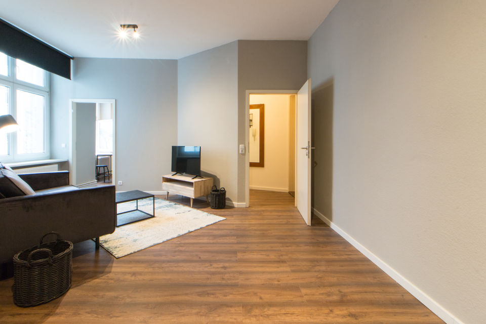 Furnished apartment, living room with wooden flooring in Berlin Friedrichshain