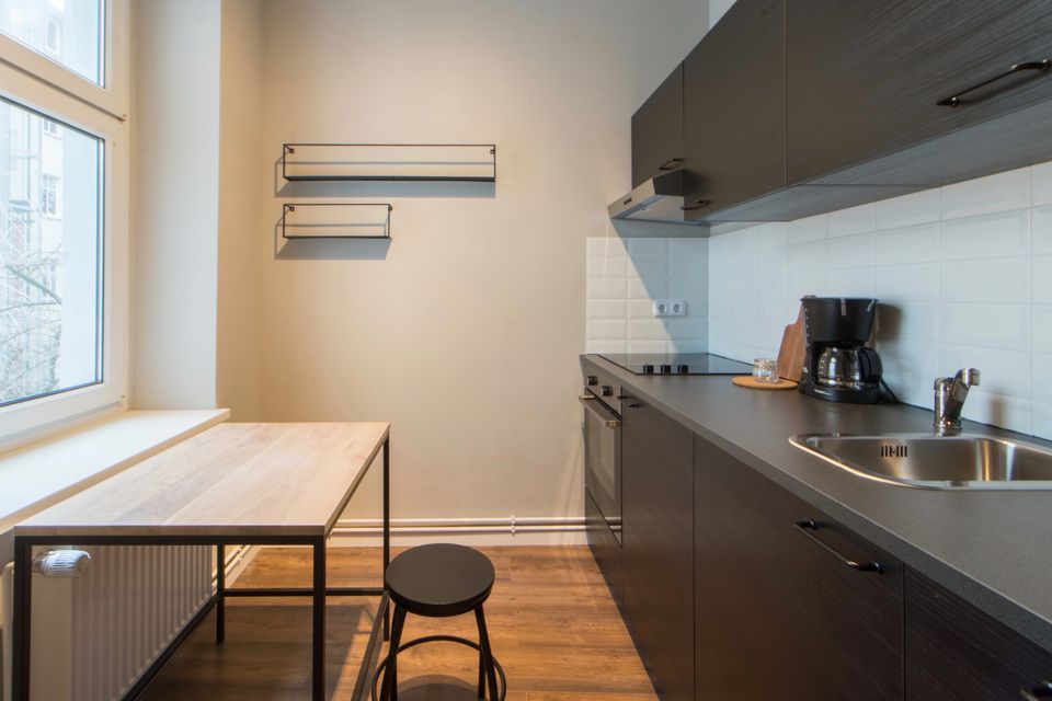 Furnished apartment, kitchen with dining area in Berlin Friedrichshain
