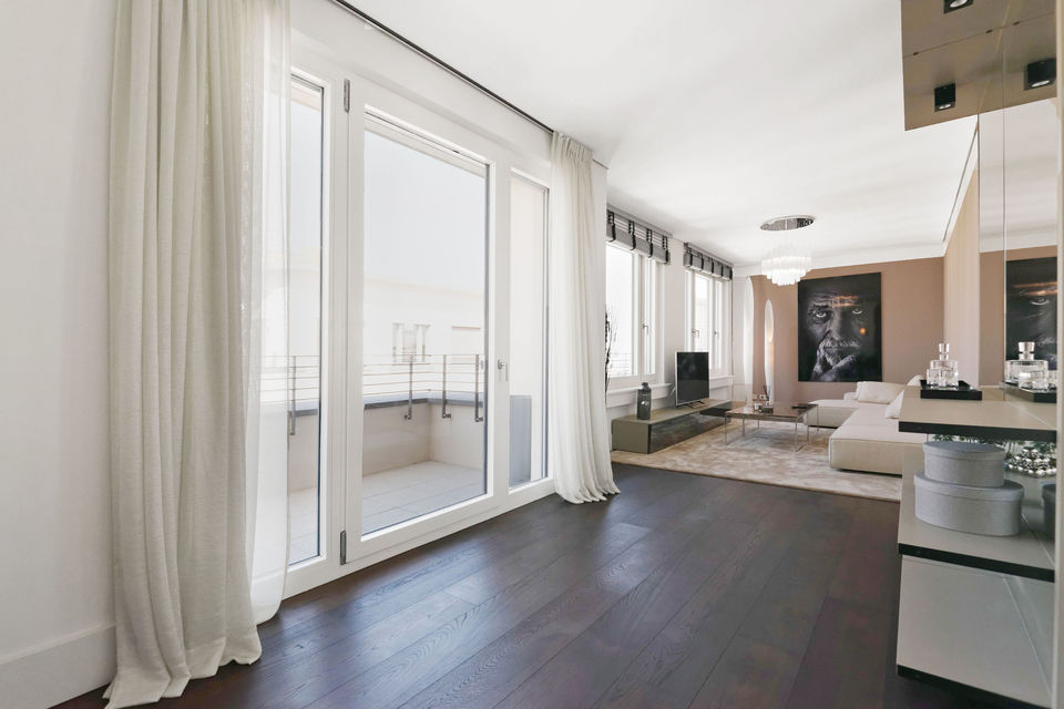 Furnished apartment, living room with balcony access in Berlin Mitte