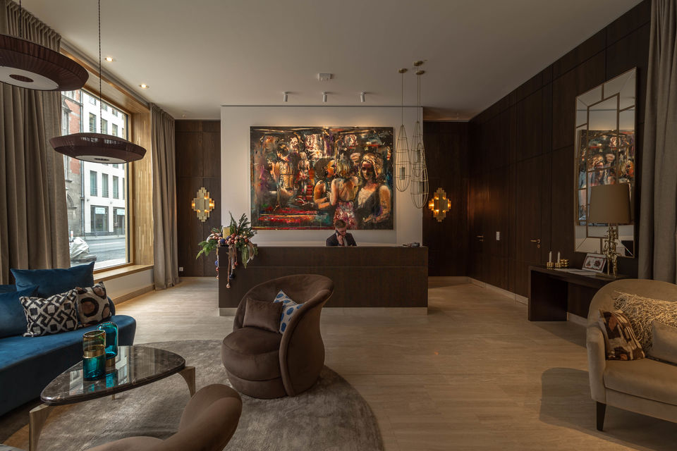 Furnished apartment, living room with artwork in Berlin Mitte