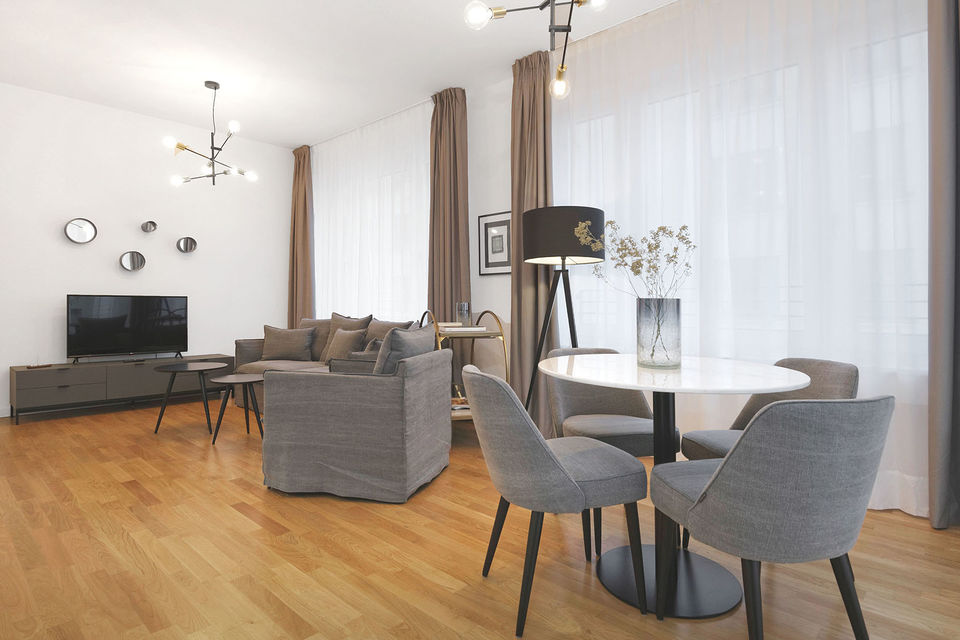 Furnished apartment, living room with dining table in Berlin Mitte