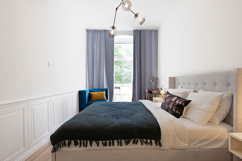 Furnished apartment, bedroom 1 with balcony access in Berlin Charlottenburg