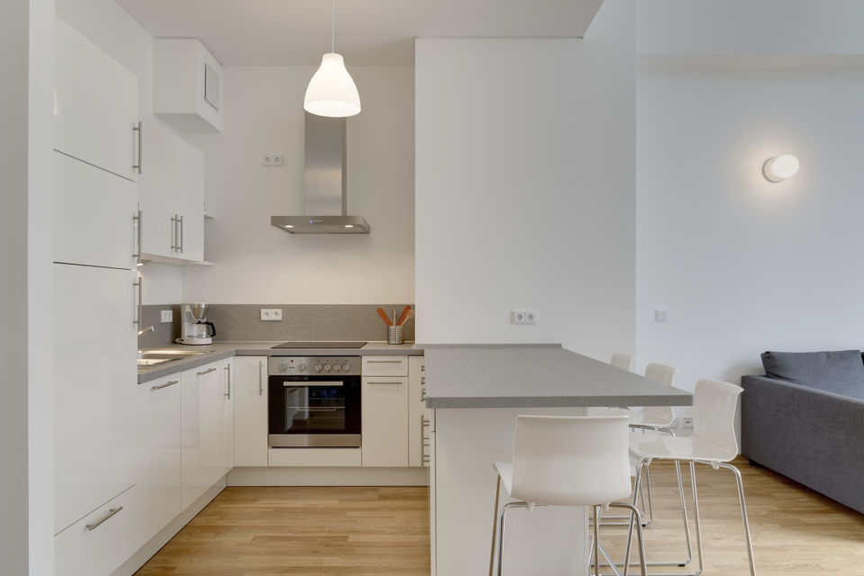 Furnished apartment, kitchen with cooking island in Berlin Kreuzberg