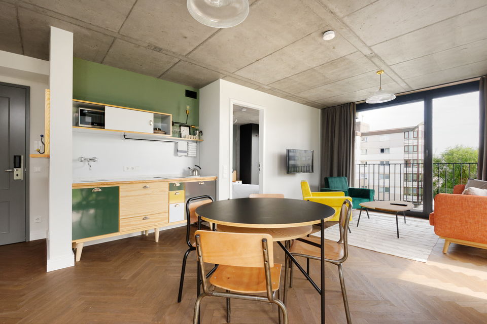 Serviced apartment, living room with balcony access in Berlin Mitte