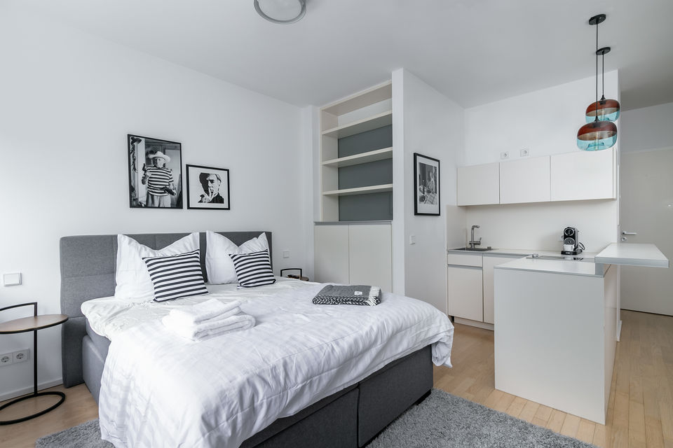 Furnished apartment, bedroom with integrated kitchenette in Berlin Kreuzberg