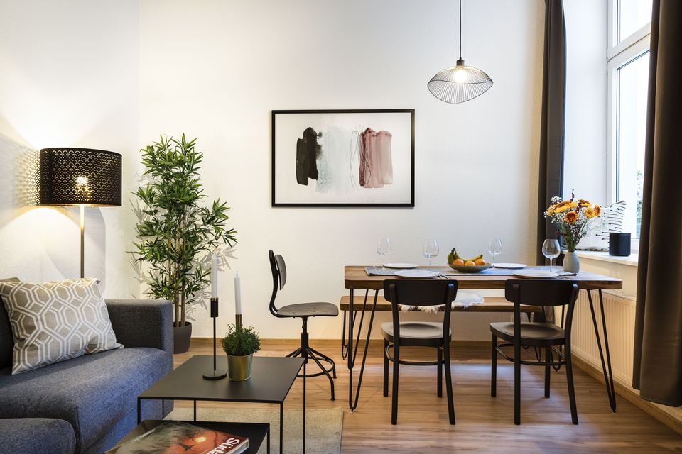 Furnished apartment, living room with dining table in Berlin Prenzlauer Berg