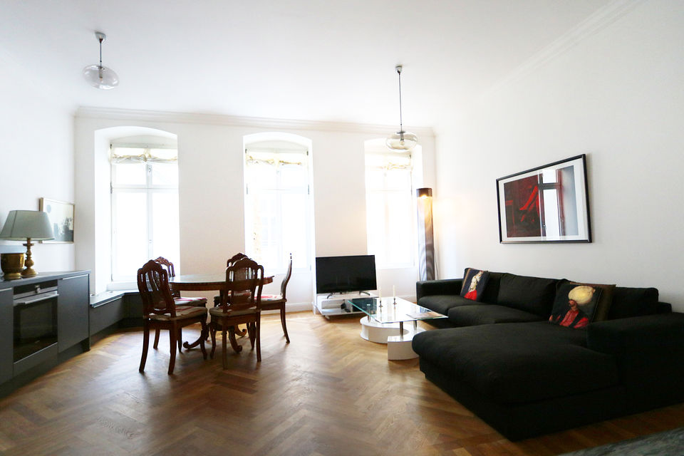 Furnished apartment, living room with parquet flooring in Berlin Mitte
