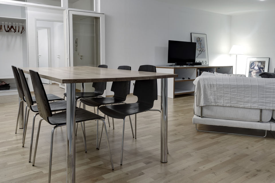 Furnished apartment, living room with dining table in Berlin Mitte