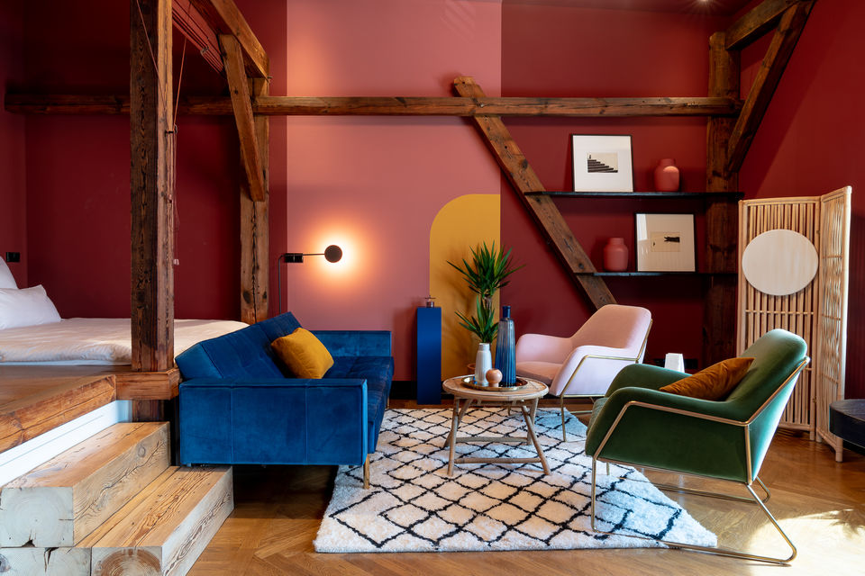 Furnished apartment, living room with wooden beam ceiling in Berlin Mitte