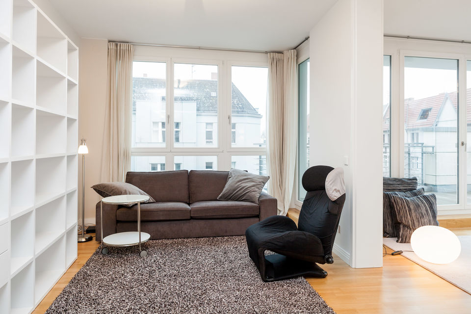 Furnished apartment, living room with bay windows in Berlin Schöneberg