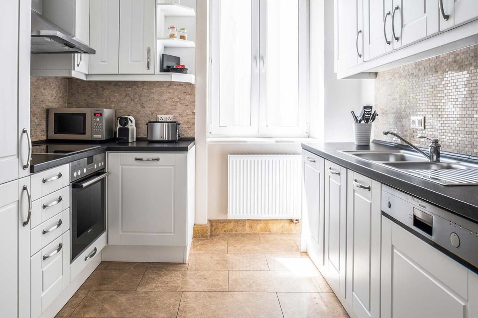 Furnished apartment, kitchen with cooking island in Berlin Schöneberg