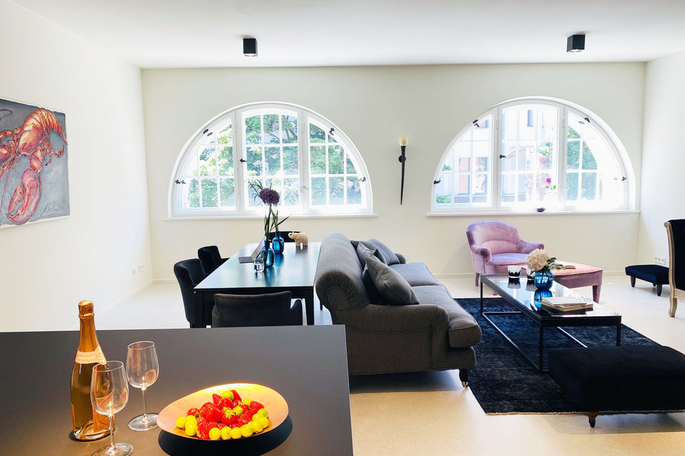 Furnished apartment, living room with arched windows in Berlin Schöneberg